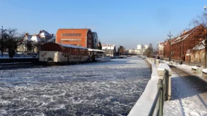 Mróz zabija. Dwie osoby zmarły w regionie Bydgoszczy, miasta uruchamiają ogrzewalnie